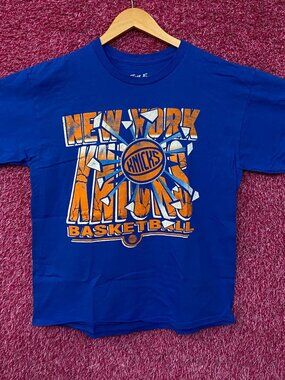 Junk Food Clothing NBA New York Knicks Break Through Graphic Tee Medium